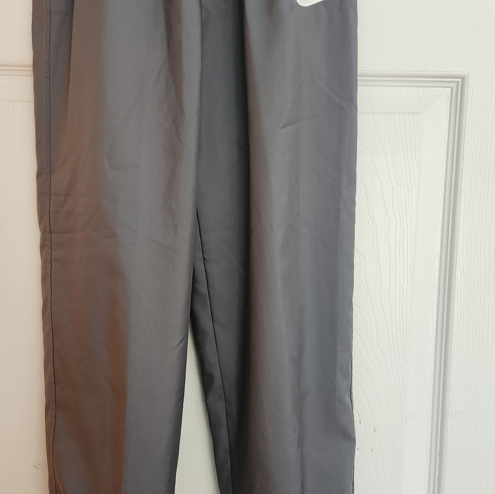 BOYS NIKE Gray Pants STANDARD FIT